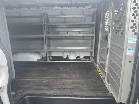 Used 2019 Chevrolet Express 2500 RWD image 7