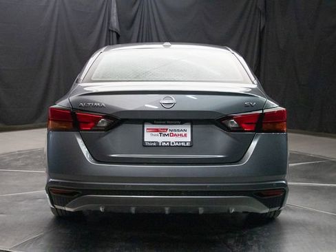 Used 2024 Nissan Altima 2.5 SV FWD image 11