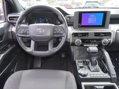 Used 2025 Toyota Tacoma SR5 AWD/4WD image 10
