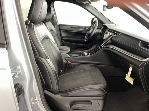 New 2025 Jeep Grand Cherokee L Laredo AWD/4WD image 44