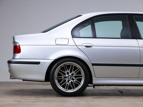 Used 2002 BMW M5 image 11