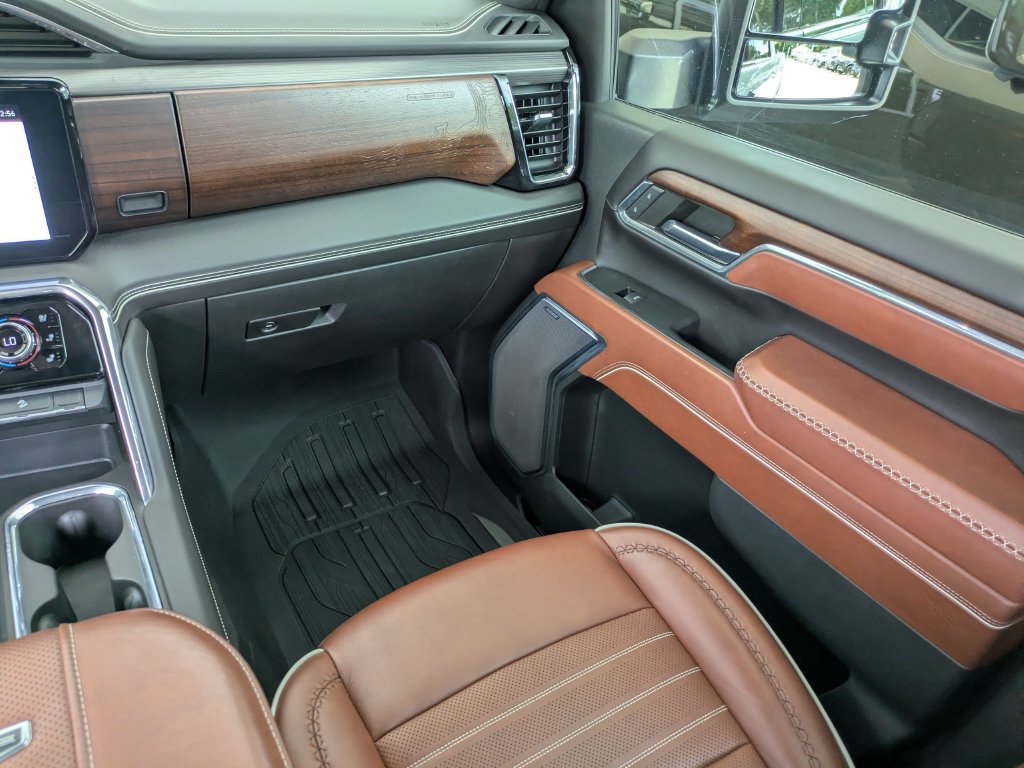 Used 2024 GMC Sierra 2500 Denali Ultimate AWD/4WD image 18