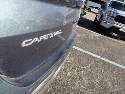 Used 2024 Kia Carnival SX Prestige image 5