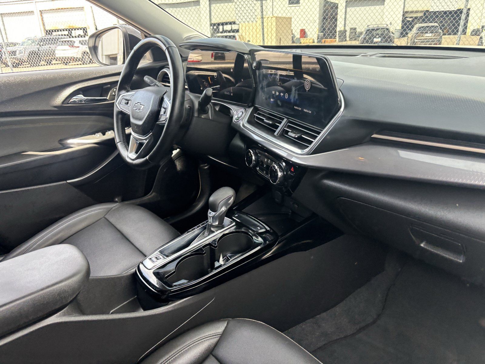 Used 2024 Chevrolet Trax ACTIV w/ Sunroof Package FWD image 12