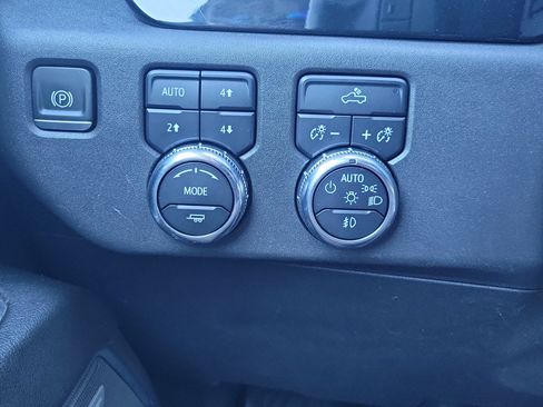 Used 2024 GMC Sierra 1500 Elevation w/ Preferred Package AWD/4WD image 29