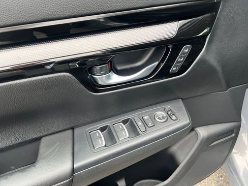 Used 2025 Honda CR-V EX-L image 34