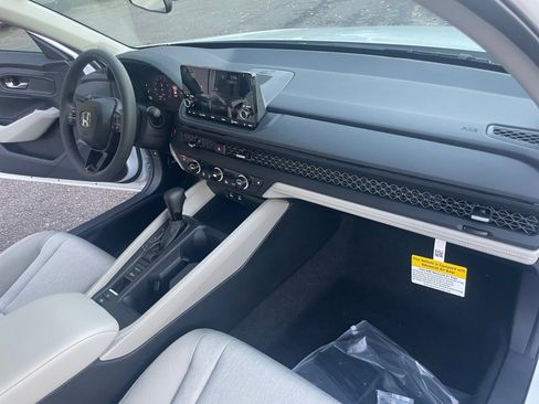 New 2025 Honda Accord SE image 30
