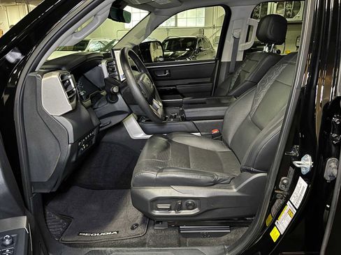 Used 2023 Toyota Sequoia Limited image 25