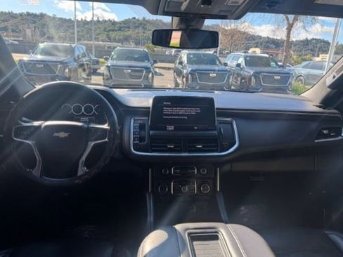 Used 2021 Chevrolet Suburban LT image 11