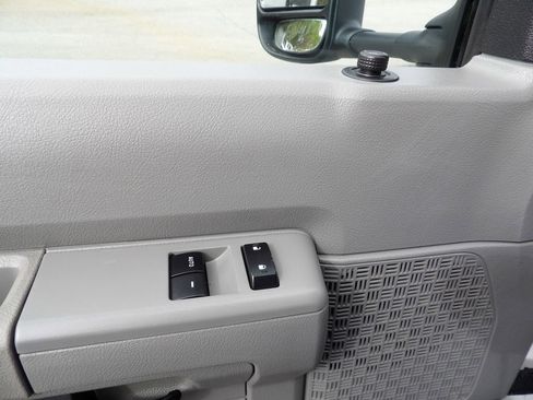 Used 2022 Ford E-450 and Econoline 450 Super Duty image 15