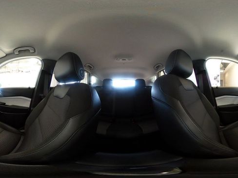 Used 2025 Chevrolet Trax LT image 40