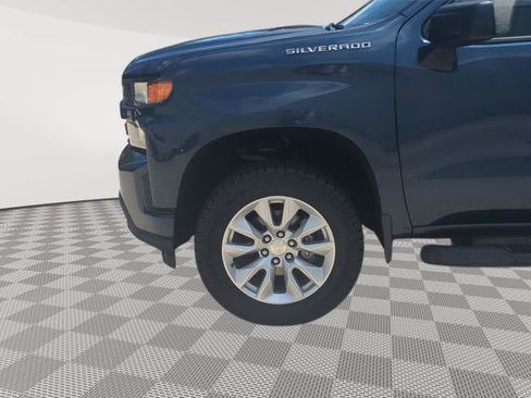 Used 2020 Chevrolet Silverado 1500 Custom w/ Custom Value Package AWD/4WD image 14