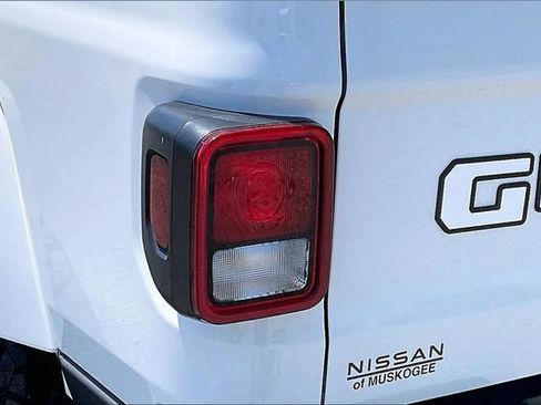 Used 2022 Jeep Gladiator Overland w/ Popular Equipment Package AWD/4WD image 23