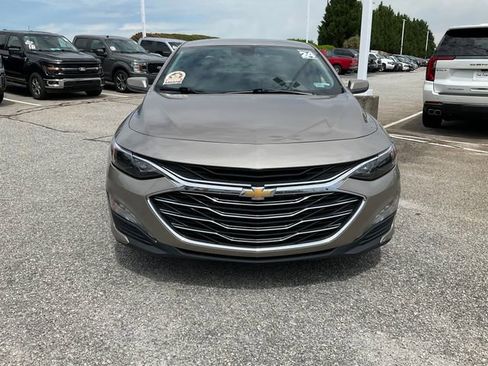 Used 2024 Chevrolet Malibu LT FWD image 2