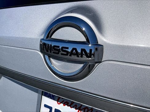 Used 2016 Nissan Rogue SV w/ SV Premium Package image 30