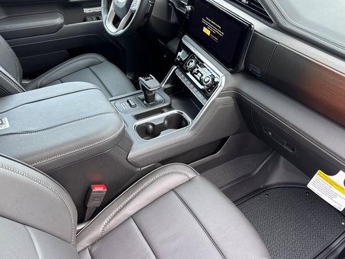 New 2025 GMC Sierra 1500 Denali image 13