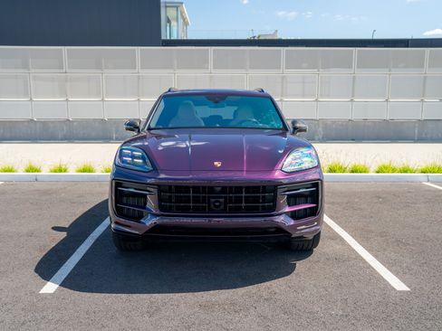 Certified 2025 Porsche Cayenne GTS AWD/4WD image 6
