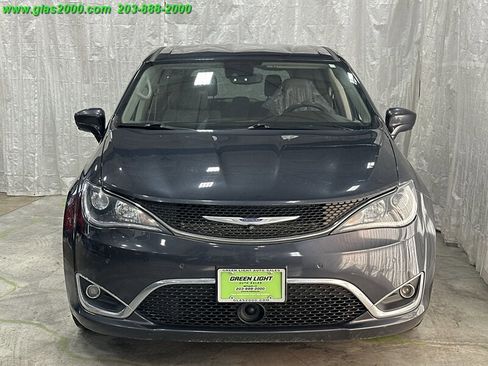 Used 2020 Chrysler Pacifica Touring w/ Advanced Safetytec Group image 19