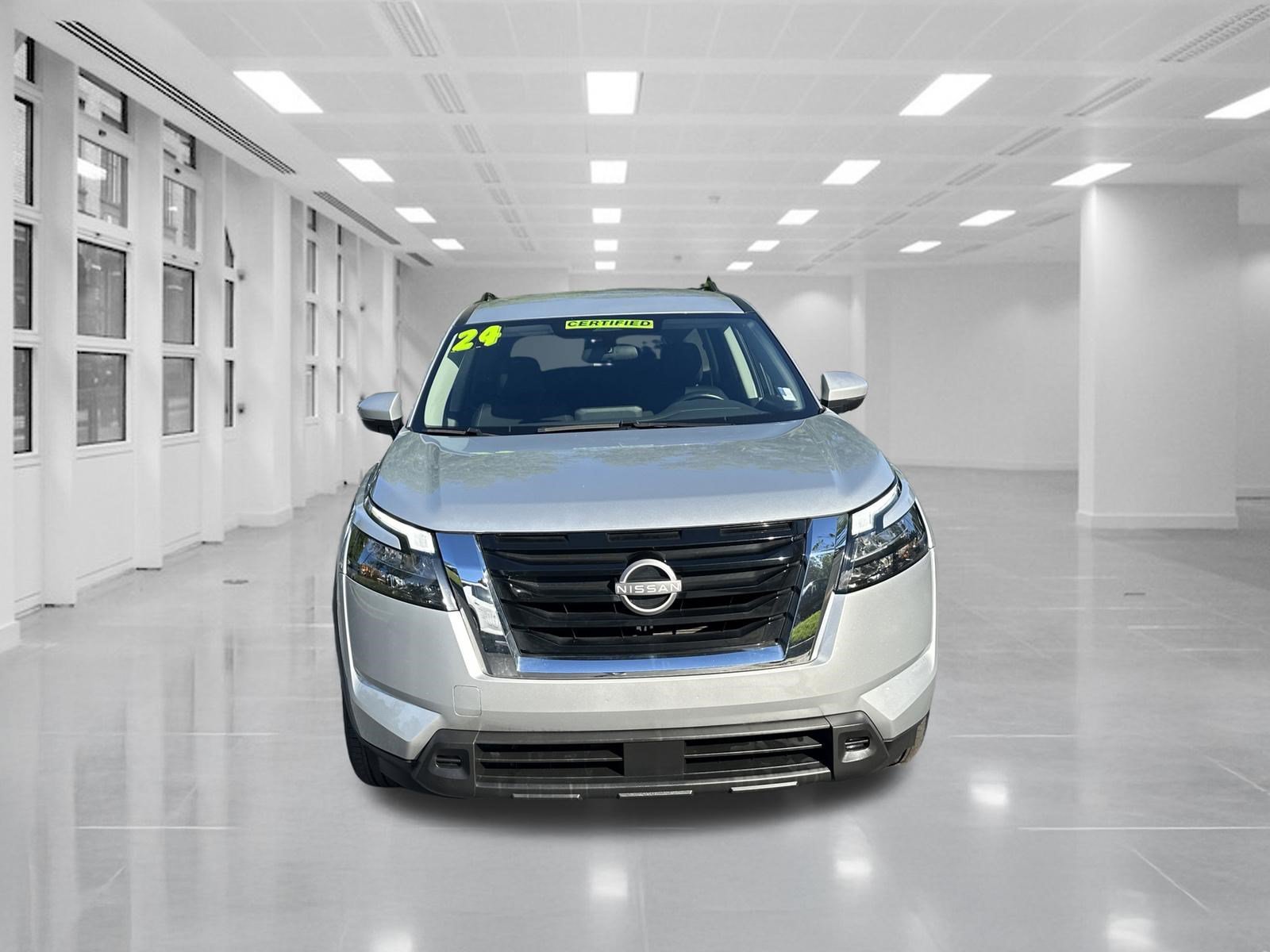 Used 2024 Nissan Pathfinder SV FWD image 2