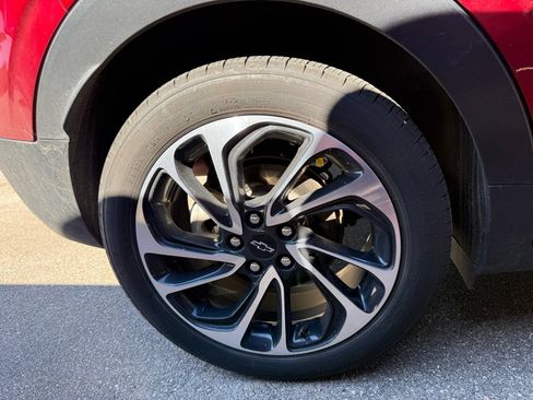 Used 2023 Chevrolet Bolt EUV Premier FWD image 9