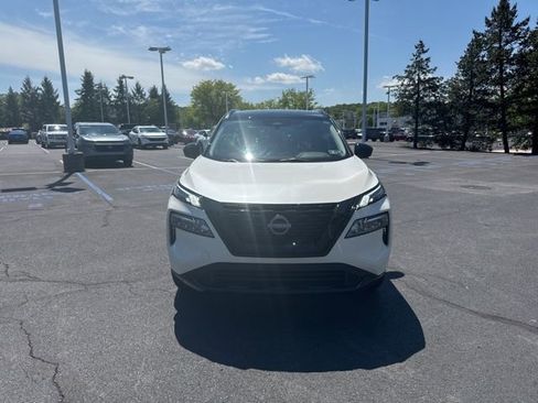 Certified 2023 Nissan Rogue SV w/ SV Premium B Package AWD/4WD image 2