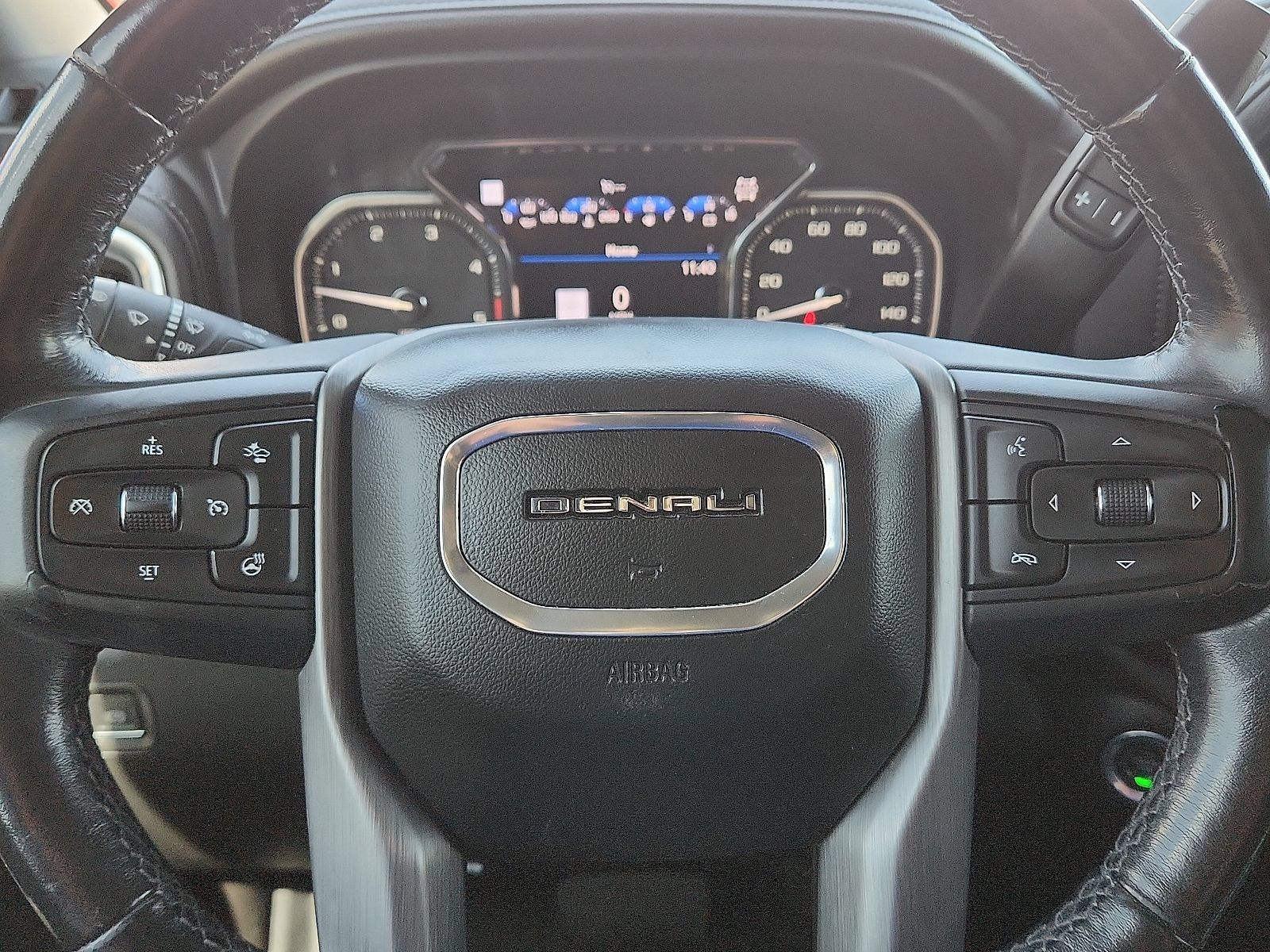 Used 2022 GMC Sierra 2500 Denali w/ Denali Ultimate Package AWD/4WD image 25