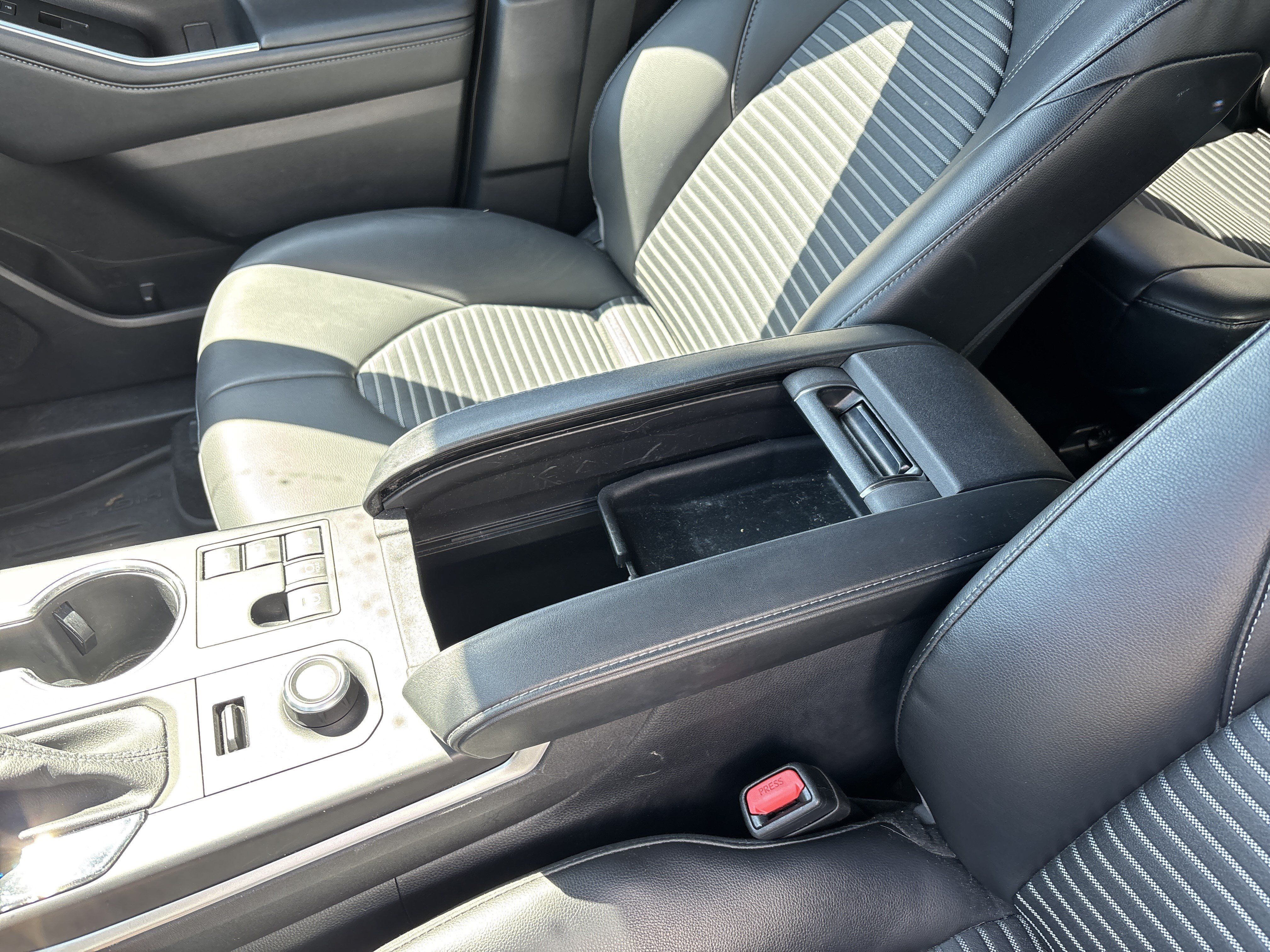 Used 2023 Toyota Highlander XSE AWD/4WD image 26
