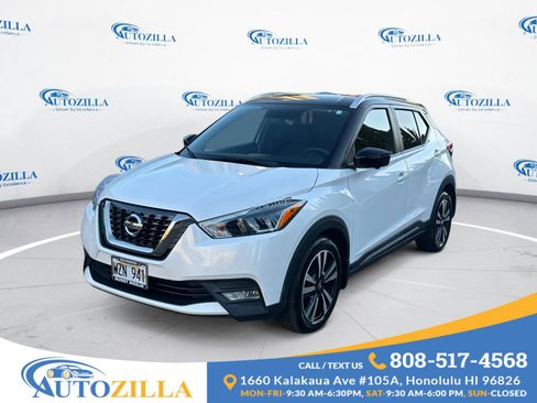 Used 2019 Nissan Kicks SR image 1