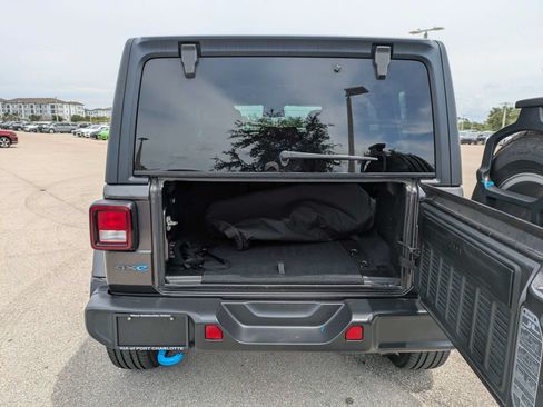 Used 2024 Jeep Wrangler Unlimited AWD/4WD image 14