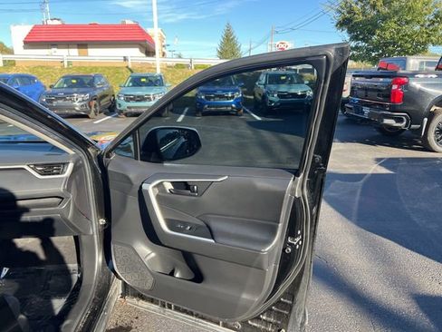 Used 2022 Toyota RAV4 LE image 49