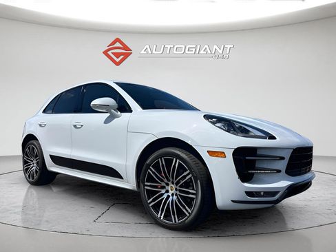 Used 2017 Porsche Macan Turbo image 10