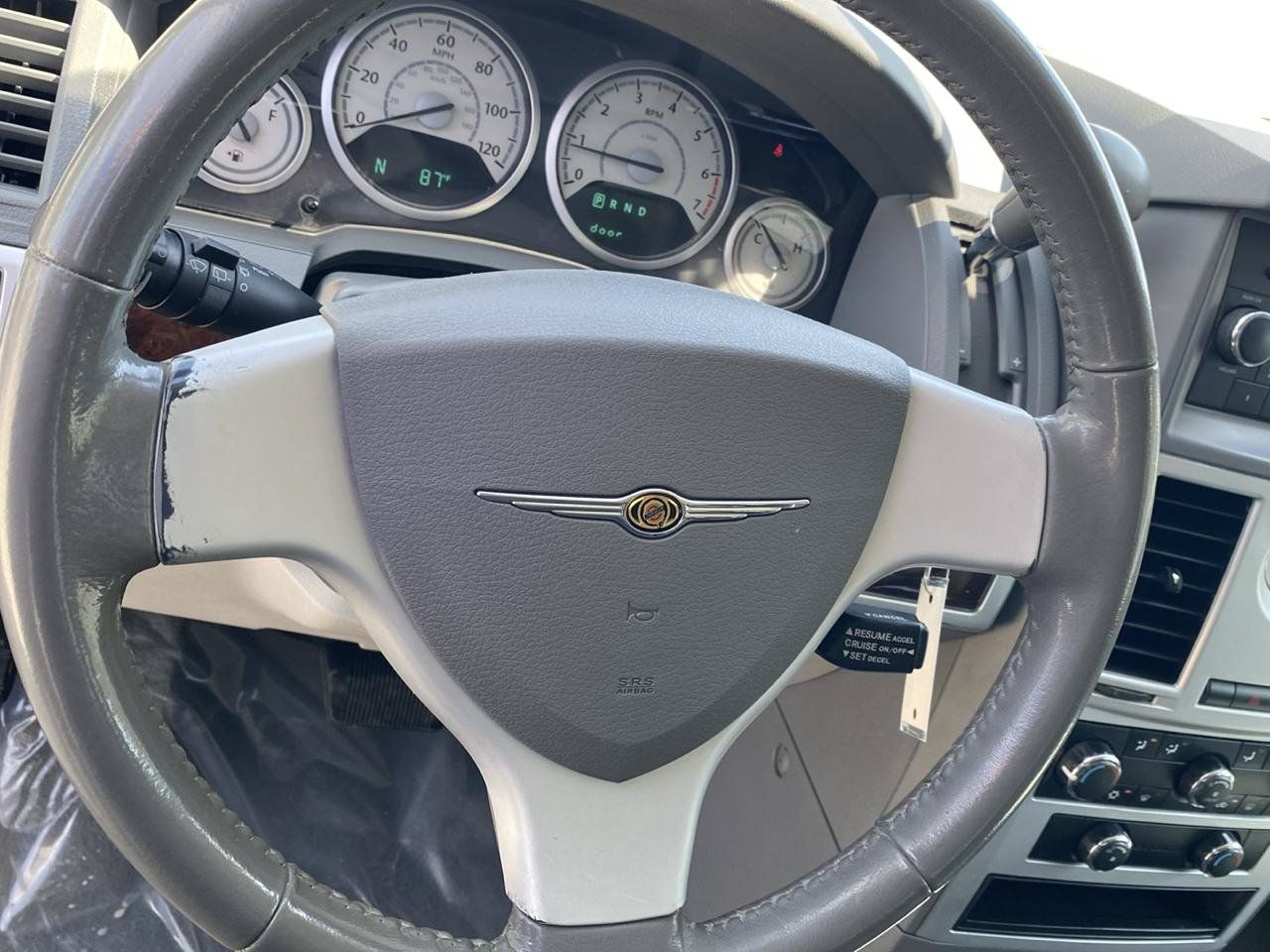 Used 2010 Chrysler Town & Country Touring w/ Family Value Group FWD image 15