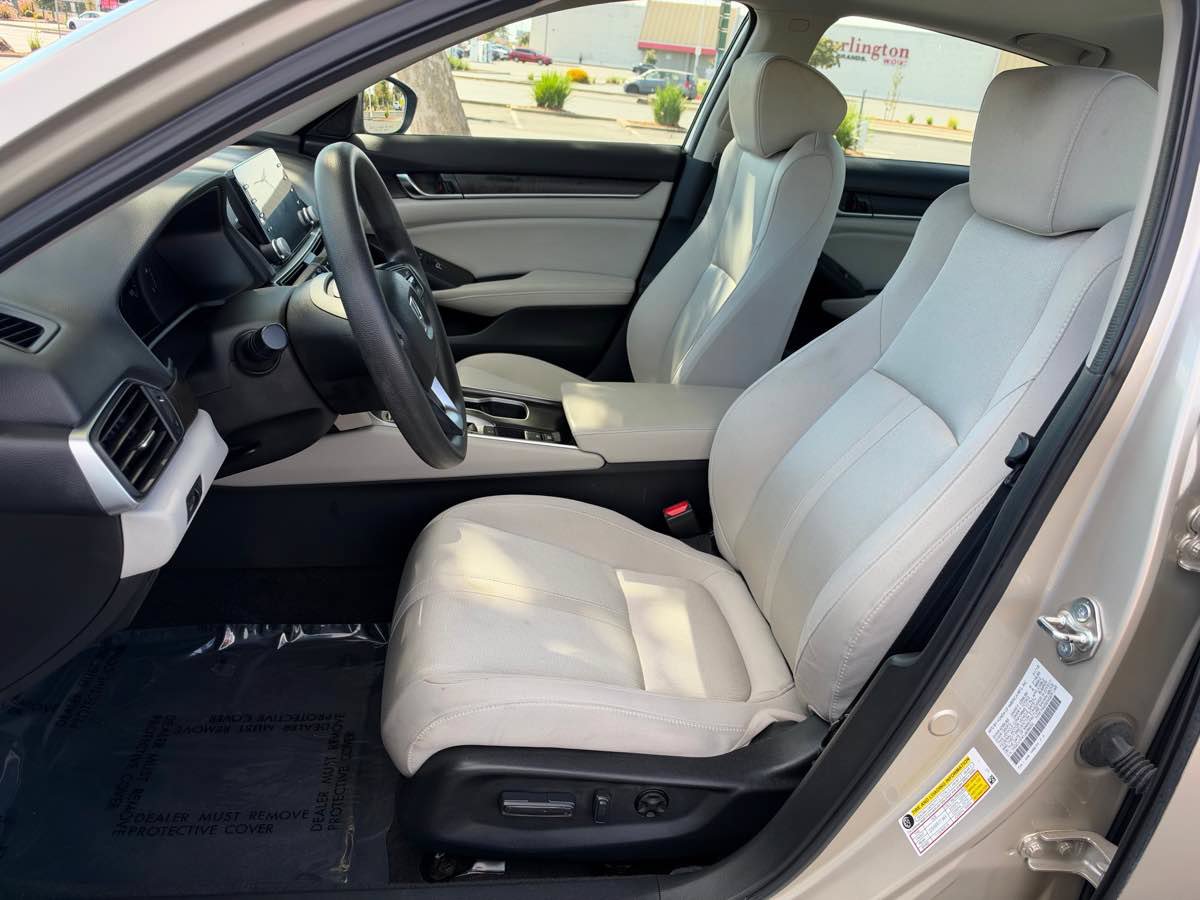 Used 2018 Honda Accord EX image 12