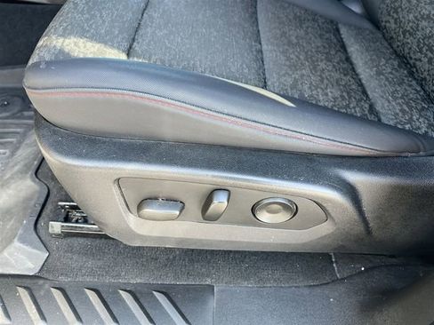 Used 2024 Chevrolet Colorado Z71 w/ Z71 Convenience Package 2 image 19