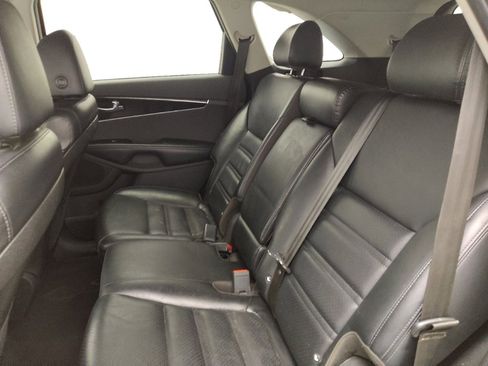 Used 2019 Kia Sorento EX image 18