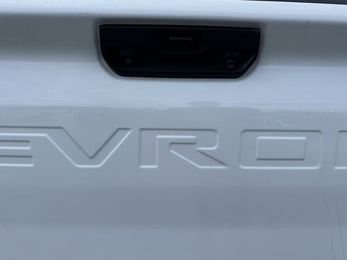 Used 2021 Chevrolet Silverado 2500 Custom w/ Custom Value Package image 31