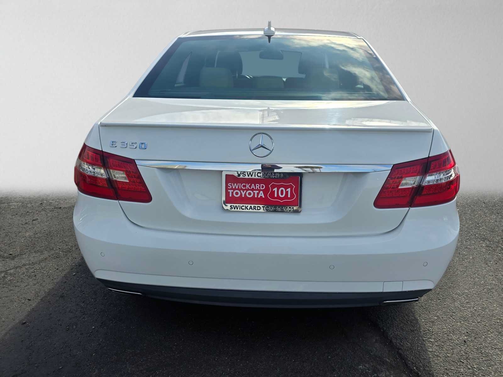 Used 2013 Mercedes-Benz E 350 Sedan image 4