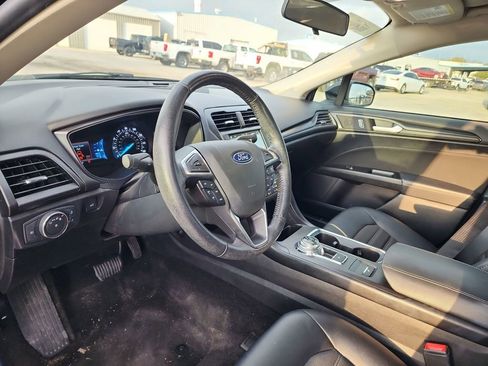 Used 2018 Ford Fusion SE w/ Equipment Group 201A image 10