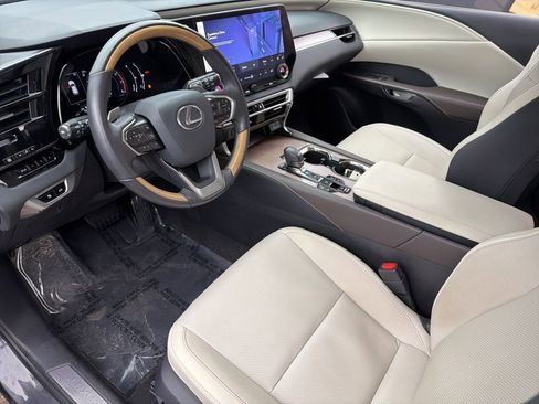 Used 2024 Lexus RX 350 Premium image 11