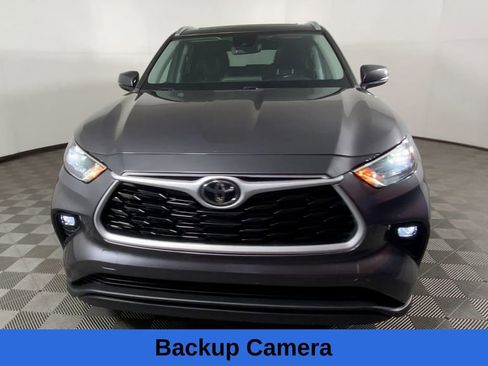 Used 2022 Toyota Highlander XLE image 5