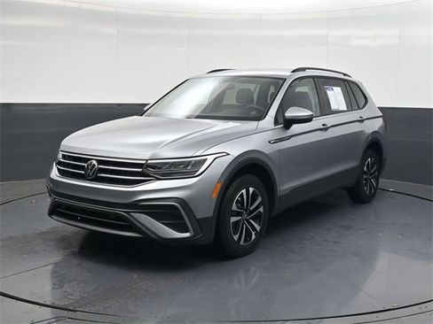 Used 2023 Volkswagen Tiguan S image 8