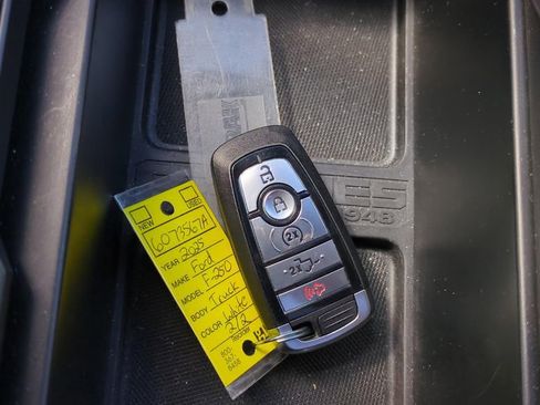 Used 2025 Ford F250 Platinum image 27