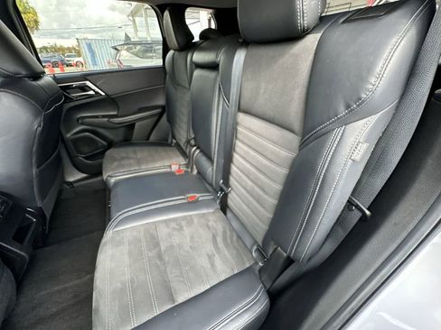 Used 2024 Mitsubishi Outlander SE image 26