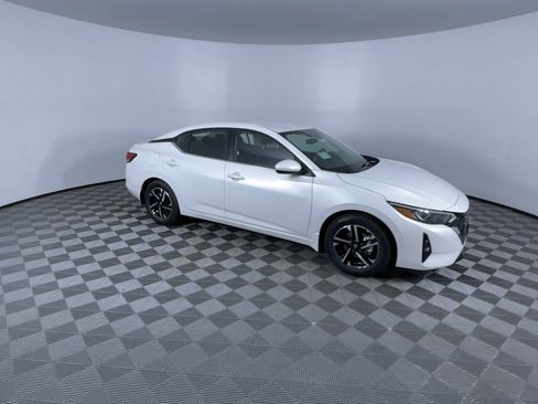 New 2025 Nissan Sentra SV image 2