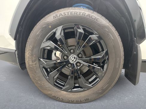 Used 2022 Toyota RAV4 XSE AWD/4WD image 27