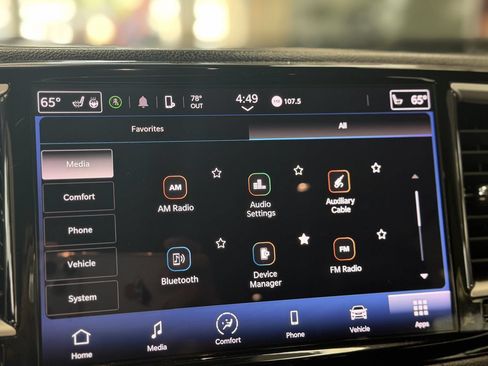 Used 2023 Chrysler Pacifica Touring-L FWD image 43