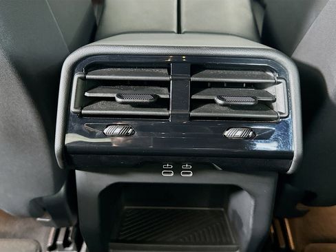 Used 2024 BMW 530i image 29