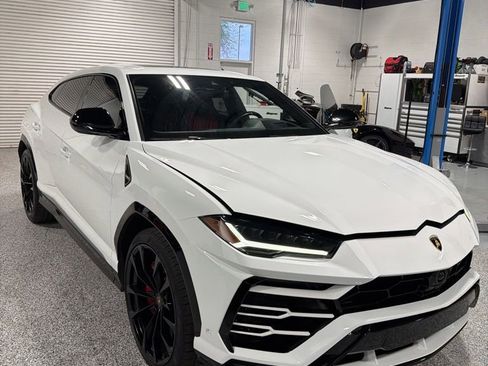 Used 2020 Lamborghini Urus AWD/4WD image 1