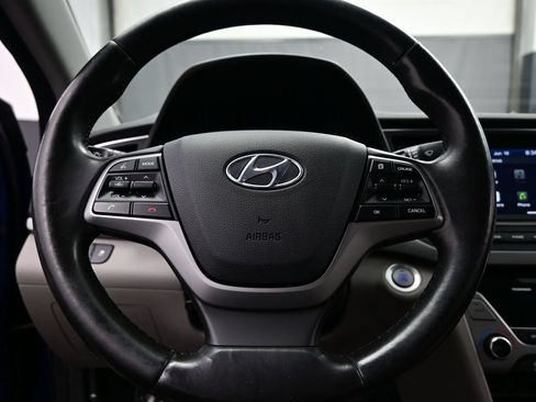 Used 2017 Hyundai Elantra Limited FWD image 21