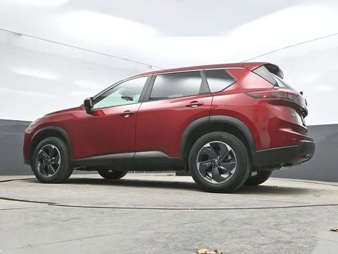 Used 2025 Nissan Rogue SV image 32